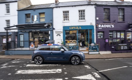 2026 Mini Cooper Oxford Edition Side Wallpaper 450x275 (47)
