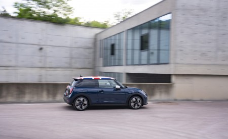 2026 Mini Cooper Oxford Edition Side Wallpaper 450x275 (7)