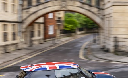 2026 Mini Cooper Oxford Edition Side Wallpaper 450x275 (40)