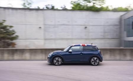 2026 Mini Cooper Oxford Edition Side Wallpaper 450x275 (9)