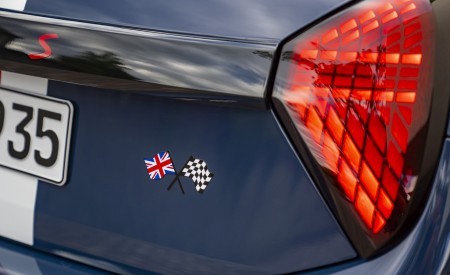 2026 Mini Cooper Oxford Edition Tail Light Wallpaper 450x275 (56)