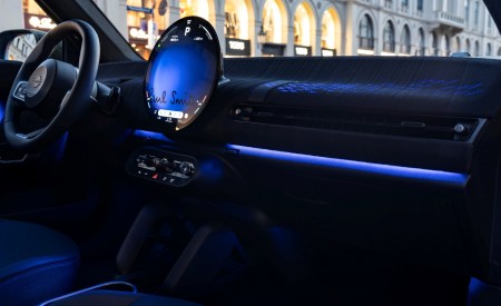 2026 Mini Cooper SE Paul Smith Edition Interior Ambient Lighting Wallpaper 450x275 (26)