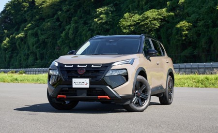 2026 Nissan X-Trail Rock Creek Front Three-Quarter Wallpaper 450x275 (11)