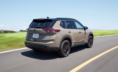 2026 Nissan X-Trail Rock Creek Rear Three-Quarter Wallpaper 450x275 (3)