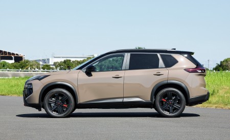 2026 Nissan X-Trail Rock Creek Side Wallpaper 450x275 (14)