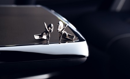 2026 Rolls-Royce Ghost Savile Row Interior Detail Wallpaper 450x275 (9)