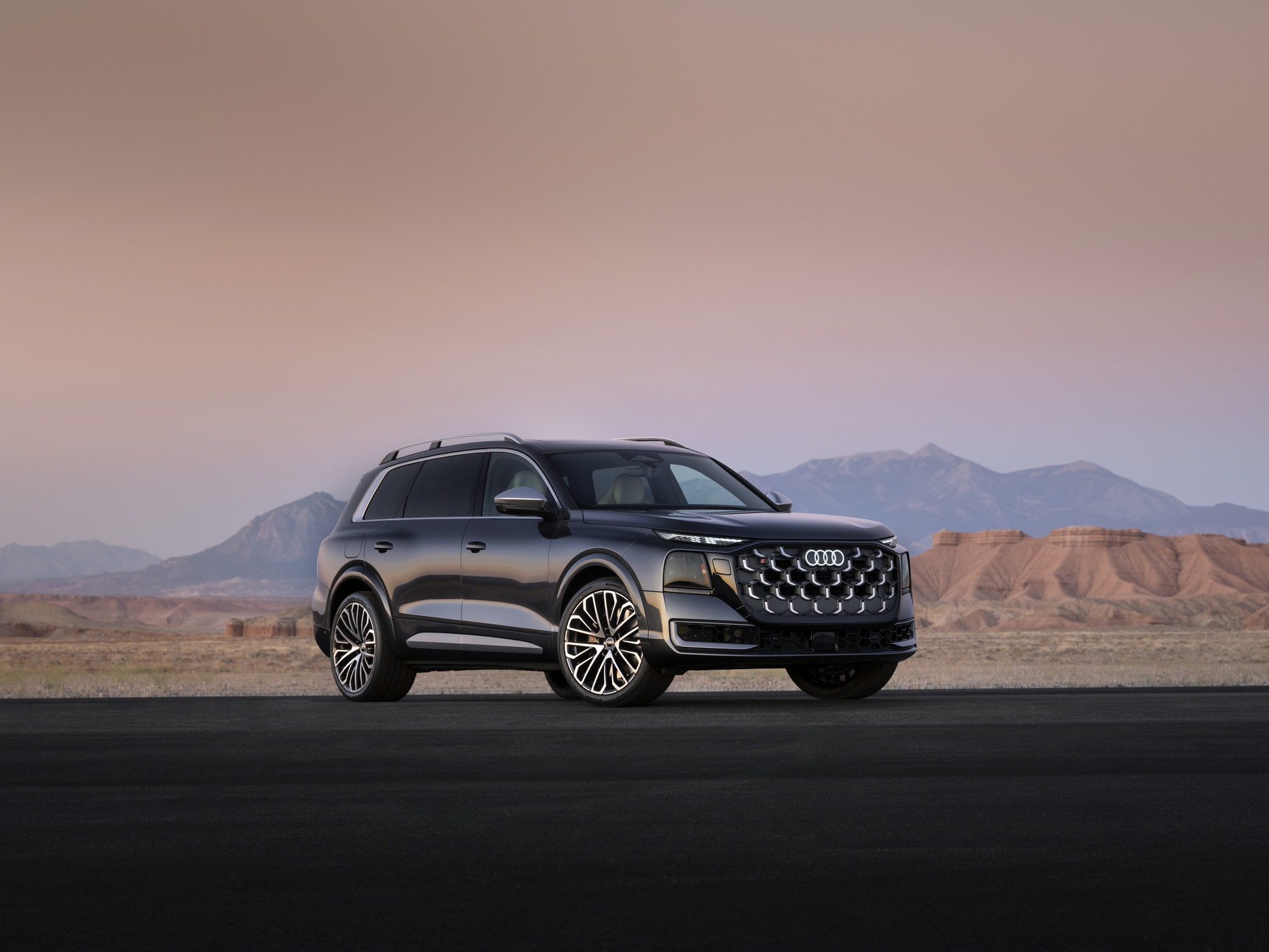 Download free 2027 Audi SQ9 wallpapers in HD and 4K for your desktop, phone or tablet
