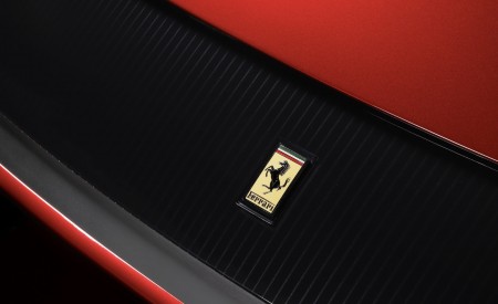 2027 Ferrari 12Cilindri Manuale Badge Wallpaper 450x275 (19)
