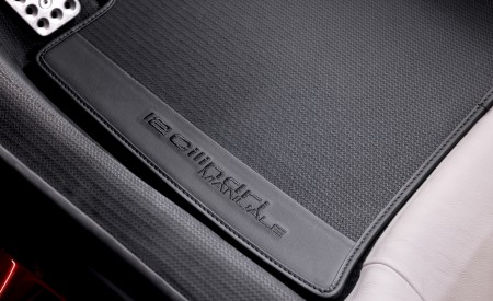 2027 Ferrari 12Cilindri Manuale Interior Detail Wallpaper 450x275 (43)