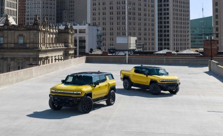 2027 GMC Hummer EV Icon 25 Front Three-Quarter Wallpaper 450x275 (4)
