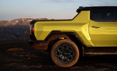 2027 GMC Hummer EV Icon 25 Wheel Wallpaper 450x275 (11)