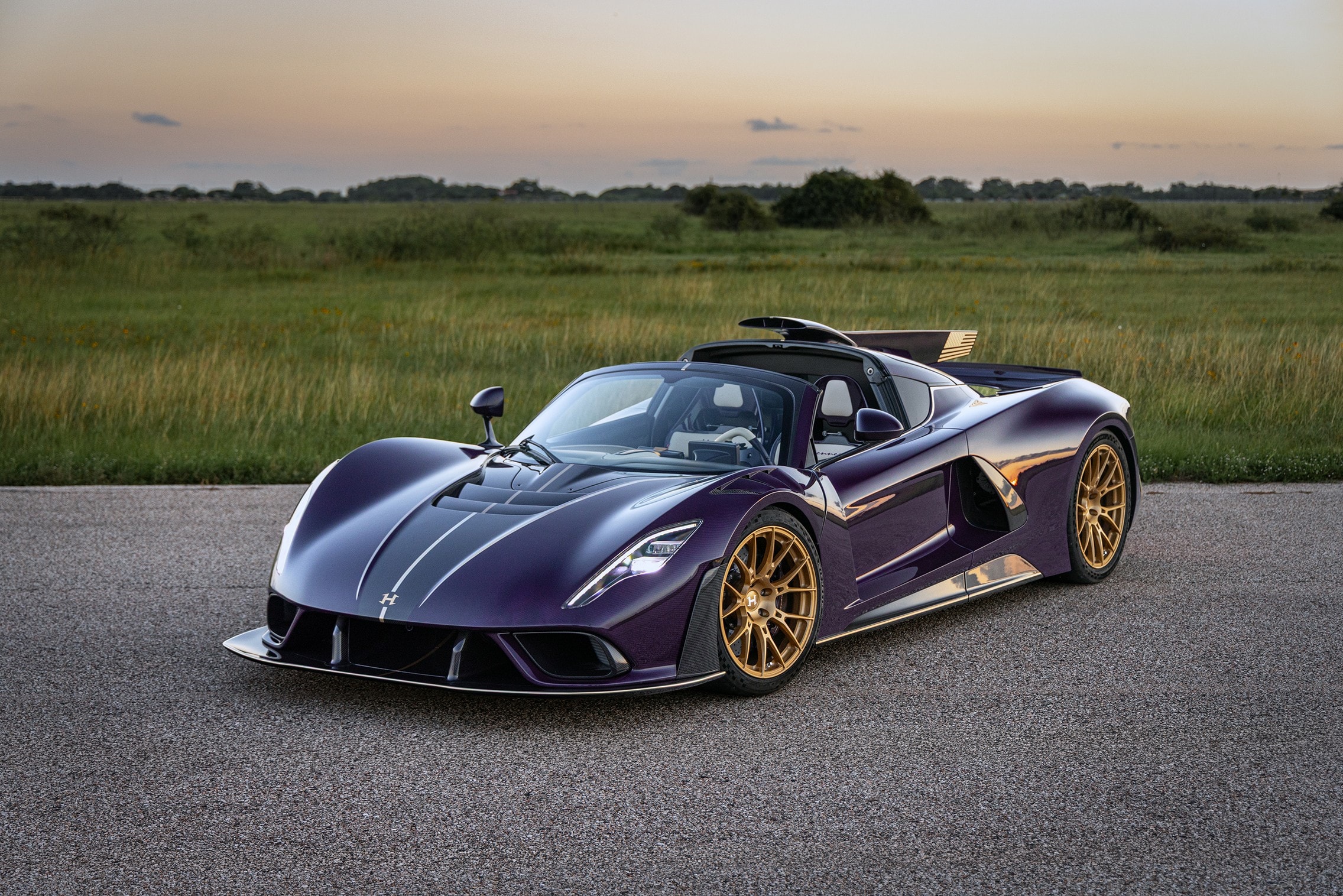 Download 2027 Hennessey Venom F5-M car wallpapers in HD and 4K for your desktop, phone or tablet.