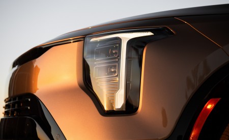 2027 Kia Niro (US-Spec) Headlight Wallpaper 450x275 (9)