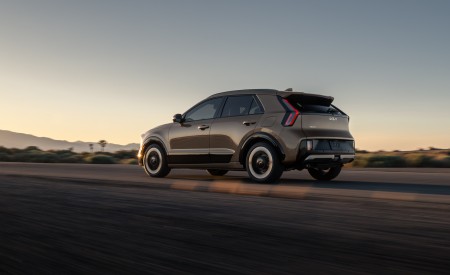 2027 Kia Niro (US-Spec) Rear Three-Quarter Wallpaper 450x275 (7)