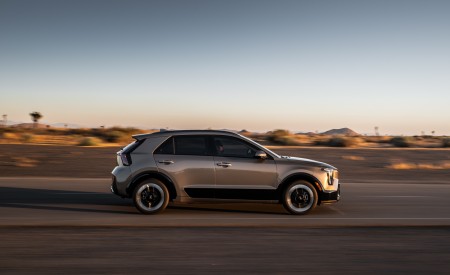2027 Kia Niro (US-Spec) Side Wallpaper 450x275 (8)