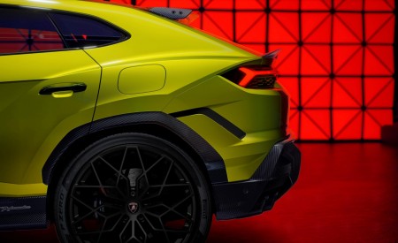 2027 Lamborghini Urus SE Performante Detail Wallpaper 450x275 (8)