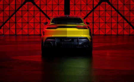 2027 Lamborghini Urus SE Performante Rear Wallpaper 450x275 (4)