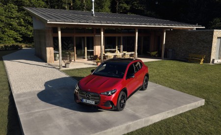 2027 Mercedes-Benz GLA Front Three-Quarter Wallpaper 450x275 (13)