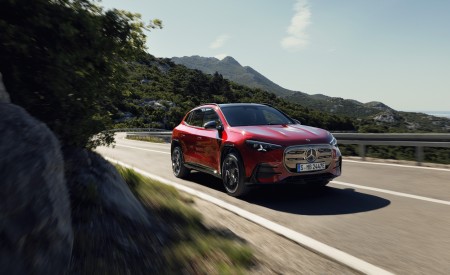 2027 Mercedes-Benz GLA Front Wallpaper 450x275 (2)