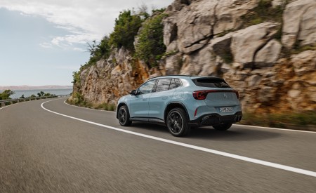 2027 Mercedes-Benz GLA Hybrid Rear Three-Quarter Wallpaper 450x275 (10)