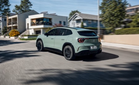 2027 Mercedes-Benz GLA Hybrid Rear Three-Quarter Wallpaper 450x275 (4)