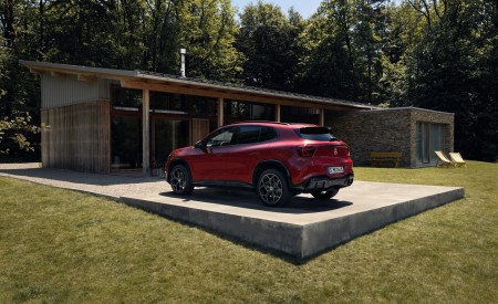 2027 Mercedes-Benz GLA Rear Three-Quarter Wallpaper 450x275 (15)