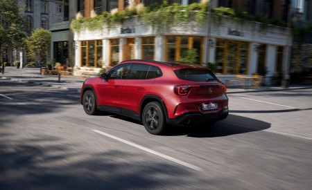 2027 Mercedes-Benz GLA Rear Three-Quarter Wallpaper 450x275 (7)