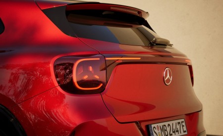 2027 Mercedes-Benz GLA Tail Light Wallpaper 450x275 (24)