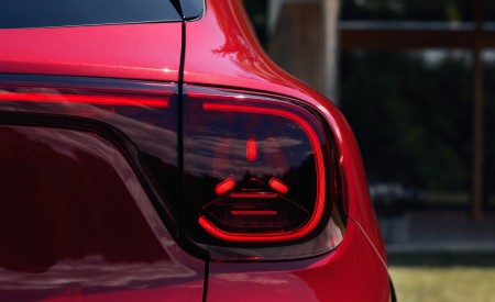 2027 Mercedes-Benz GLA Tail Light Wallpaper 450x275 (23)