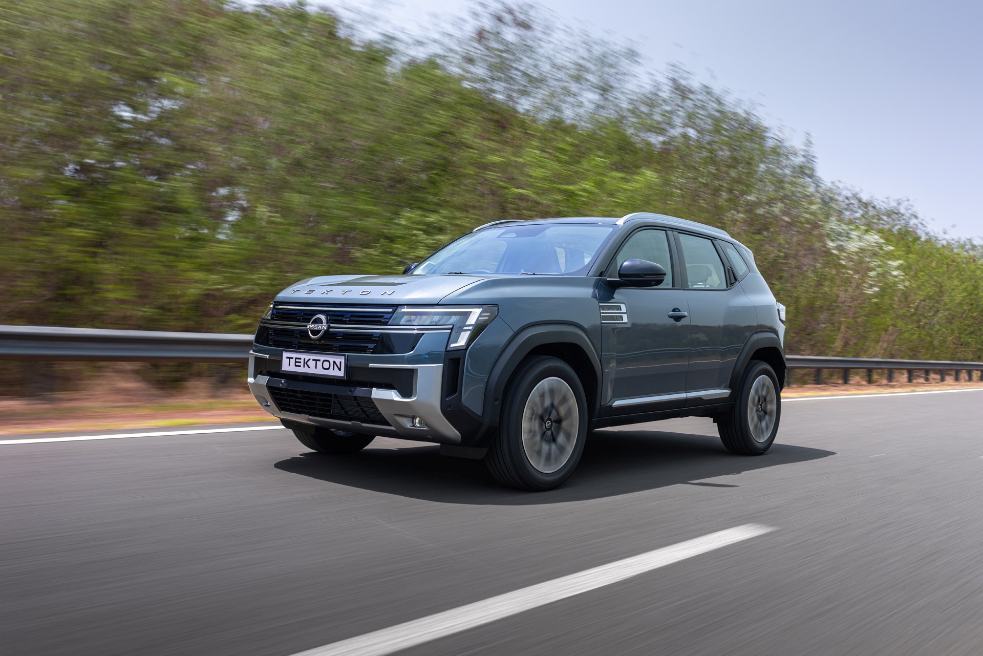 Download 2027 Nissan Tekton car wallpapers in HD and 4K for your desktop, phone or tablet.