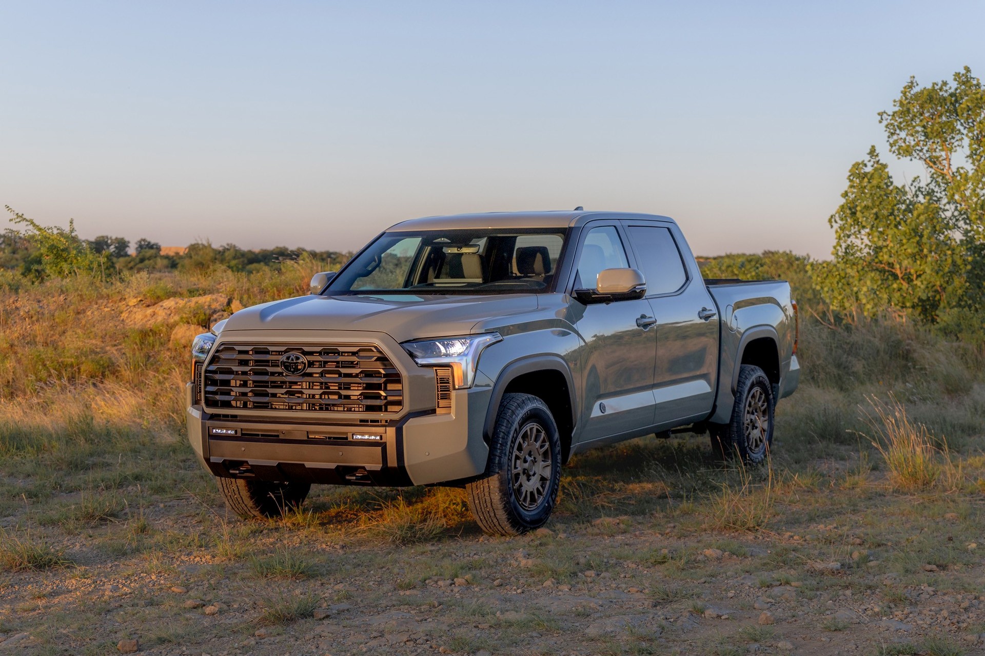 Download 2027 Toyota Tundra Trailhunter car wallpapers in HD and 4K for your desktop, phone or tablet.