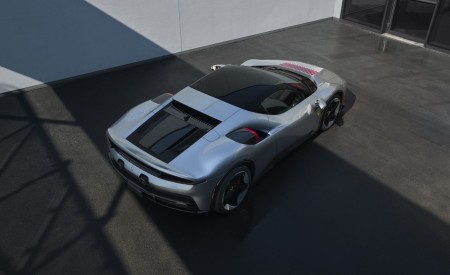 2026 Ferrari CZ26 Rear Three-Quarter Wallpaper 450x275 (14)