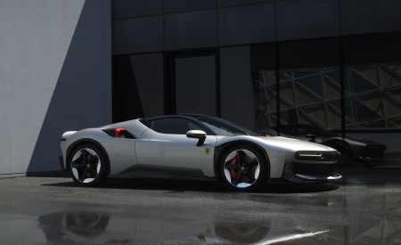 2026 Ferrari CZ26 Side Wallpaper 450x275 (8)