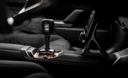 2026 McLaren McL 6GT Concept Manual Transmission Gear Shifter Wallpaper 450x275 (20)
