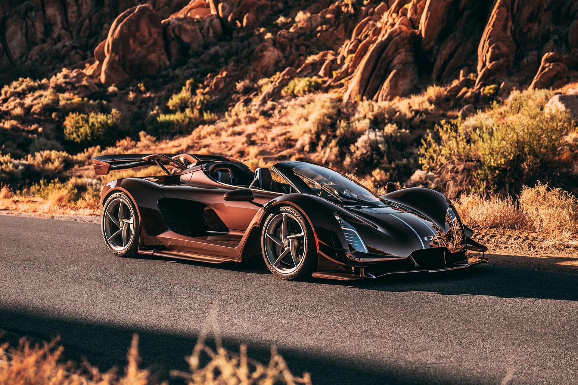 Download free 2027 Czinger 21C Spyder wallpapers in HD and 4K for your desktop, phone or tablet