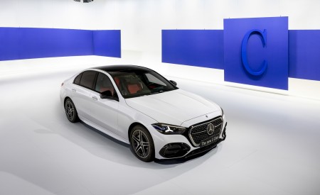 2027 Mercedes-Benz C-Class Front Three-Quarter Wallpaper 450x275 (8)