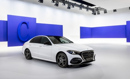 2027 Mercedes-Benz C-Class Front Three-Quarter Wallpaper 450x275 (9)