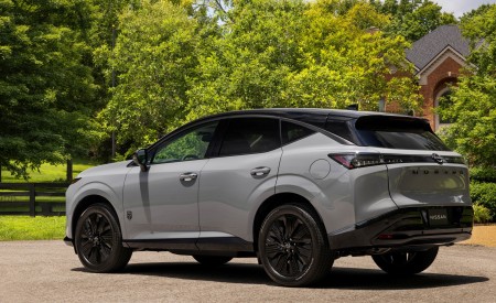 2027 Nissan Murano Dark Armor Rear Three-Quarter Wallpaper 450x275 (9)