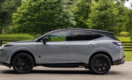2027 Nissan Murano Dark Armor Side Wallpaper 450x275 (11)
