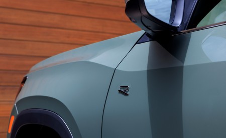 2027 Volkswagen Atlas Cross Sport Detail Wallpaper 450x275 (10)