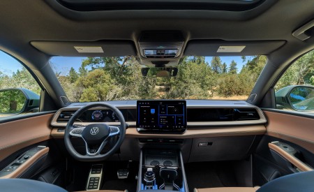 2027 Volkswagen Atlas Cross Sport Interior Cockpit Wallpaper 450x275 (16)