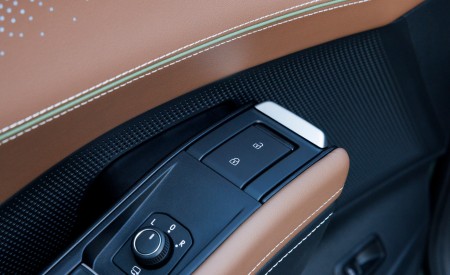 2027 Volkswagen Atlas Cross Sport Interior Detail Wallpaper 450x275 (21)